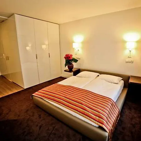 Platinum Aparthotel
