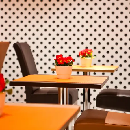 Platinum Πόζναν